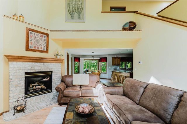 2355 HICKORY COURT, Oshkosh, WI 54901
