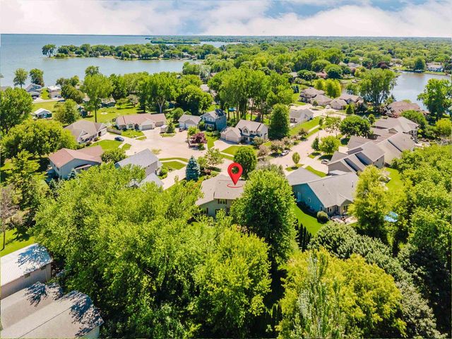 2355 HICKORY COURT, Oshkosh, WI 54901