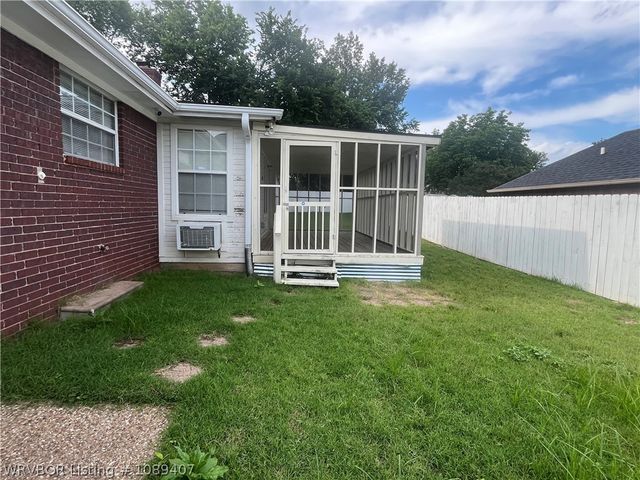 1906 N 47th Street, Fort Smith, AR 72904