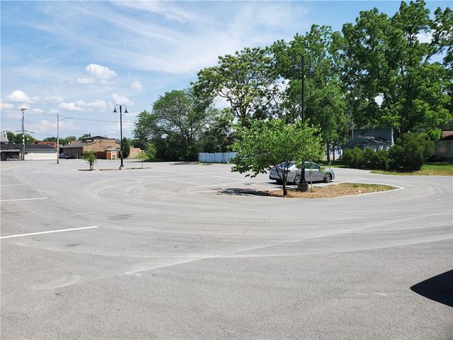 270 S Main St, Canandaigua-city, NY 14424