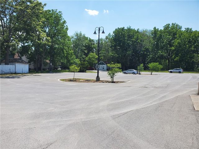 270 S Main St, Canandaigua-city, NY 14424