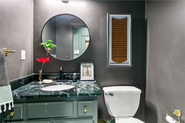 1585 Greystone, Tuscaloosa, AL 35406