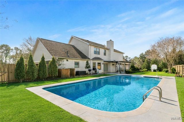 1585 Greystone, Tuscaloosa, AL 35406