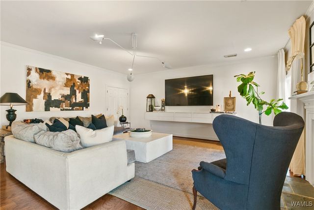 1585 Greystone, Tuscaloosa, AL 35406