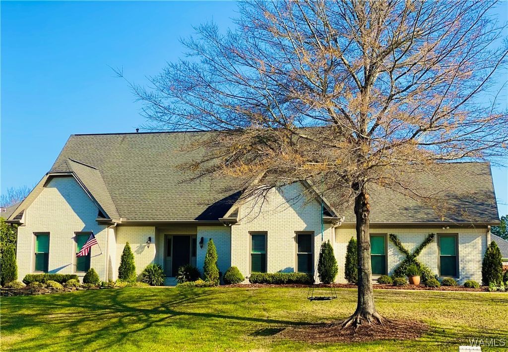 1585 Greystone, Tuscaloosa, AL 35406