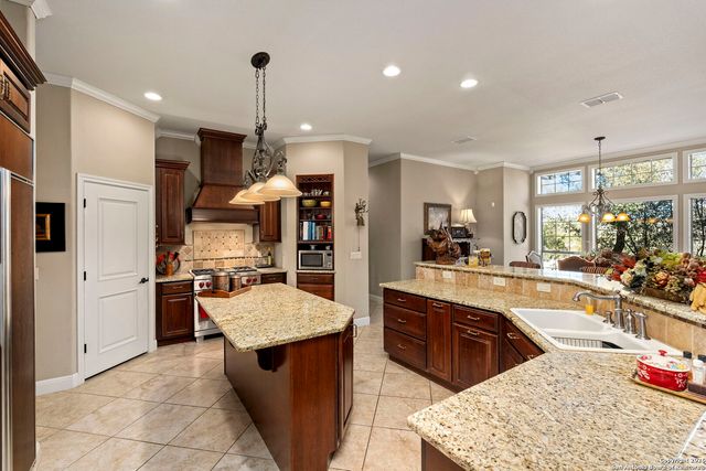 675 San Marcos, New Braunfels, TX 78132