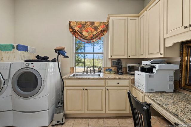 675 San Marcos, New Braunfels, TX 78132