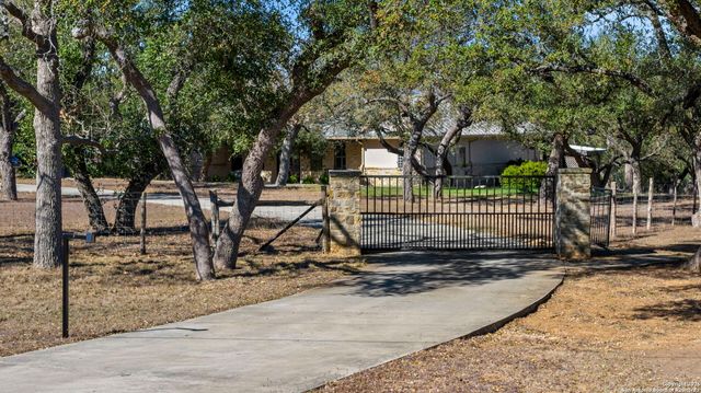 675 San Marcos, New Braunfels, TX 78132