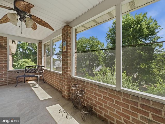 2606 RIDGE RD S, Martinsburg, WV 25403