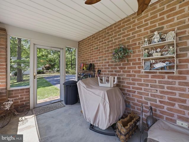 2606 RIDGE RD S, Martinsburg, WV 25403