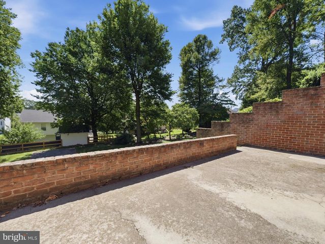 2606 RIDGE RD S, Martinsburg, WV 25403