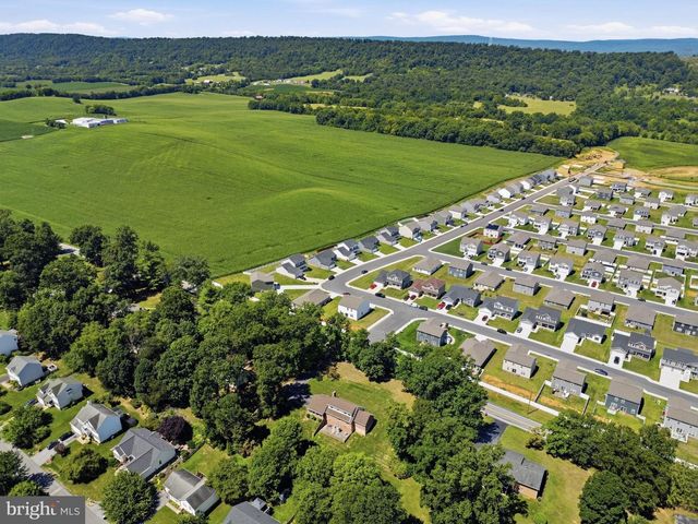 2606 RIDGE RD S, Martinsburg, WV 25403