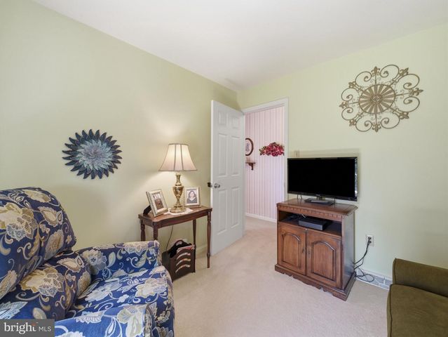 2606 RIDGE RD S, Martinsburg, WV 25403