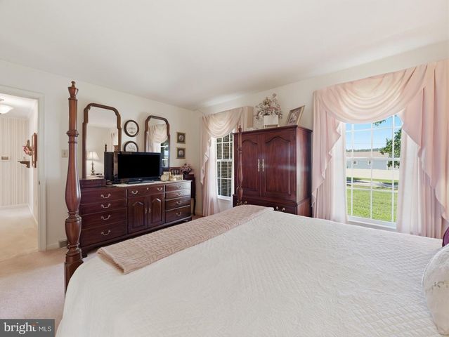 2606 RIDGE RD S, Martinsburg, WV 25403
