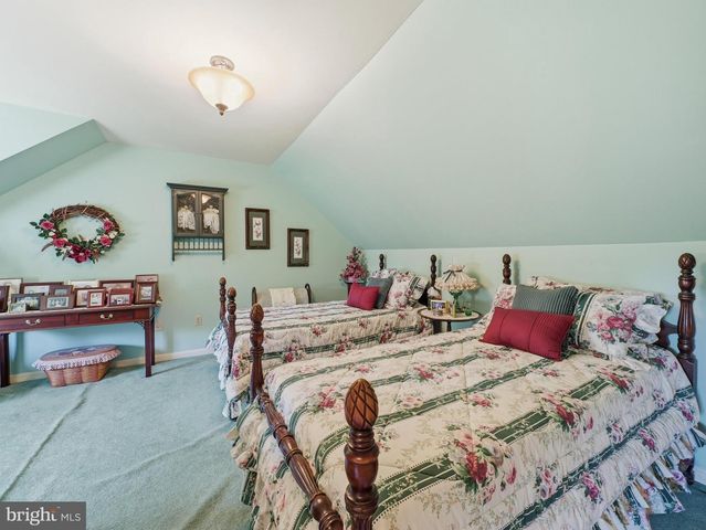 2606 RIDGE RD S, Martinsburg, WV 25403