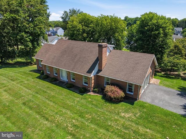 2606 RIDGE RD S, Martinsburg, WV 25403