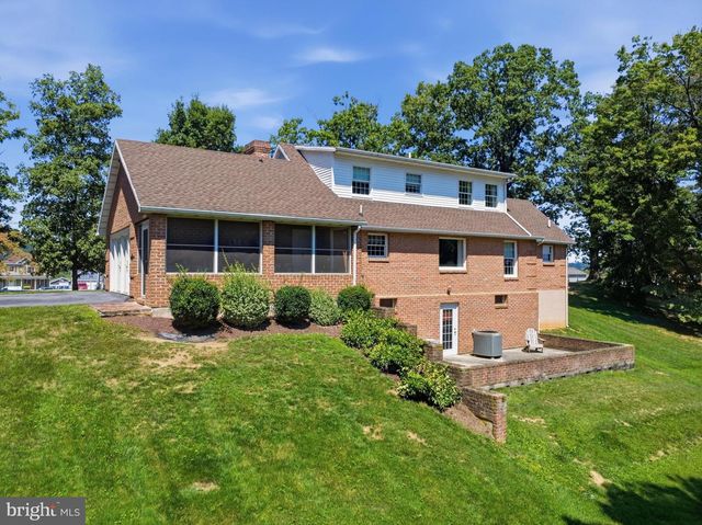 2606 RIDGE RD S, Martinsburg, WV 25403