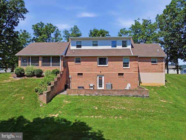 2606 RIDGE RD S, Martinsburg, WV 25403