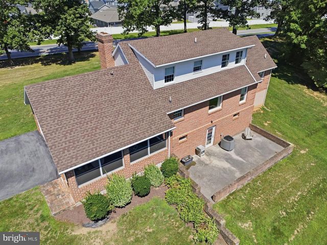2606 RIDGE RD S, Martinsburg, WV 25403