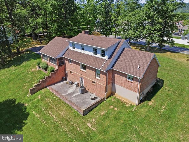 2606 RIDGE RD S, Martinsburg, WV 25403