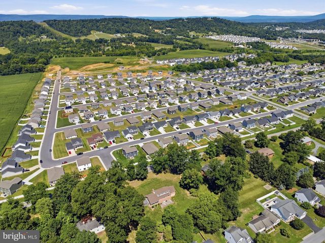 2606 RIDGE RD S, Martinsburg, WV 25403