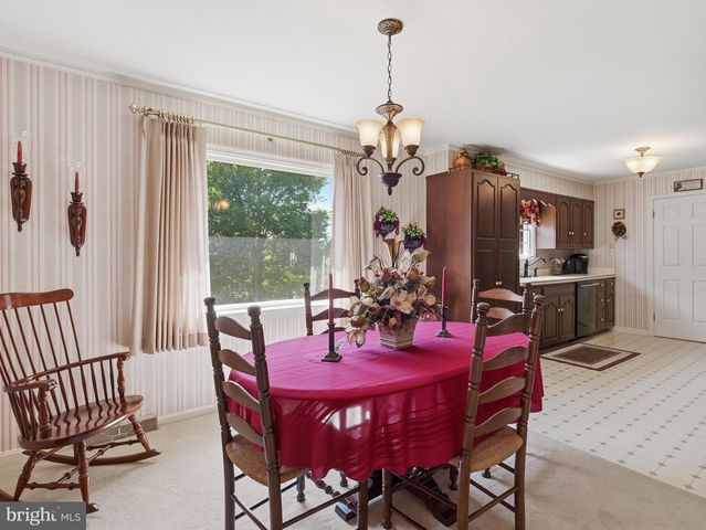 2606 RIDGE RD S, Martinsburg, WV 25403