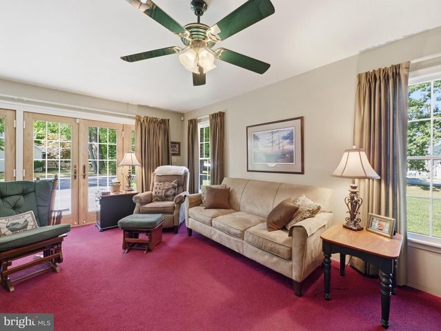 2606 RIDGE RD S, Martinsburg, WV 25403