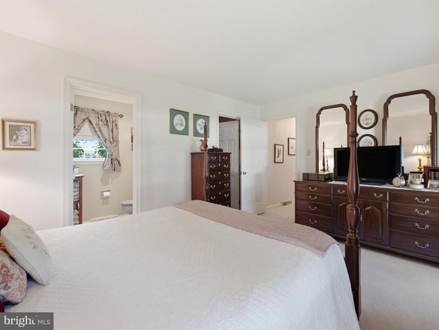 2606 RIDGE RD S, Martinsburg, WV 25403