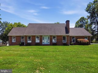 2606 RIDGE RD S, Martinsburg, WV 25403