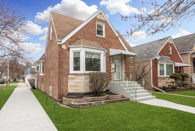 5158 W Carmen Avenue W, Chicago, IL 60630