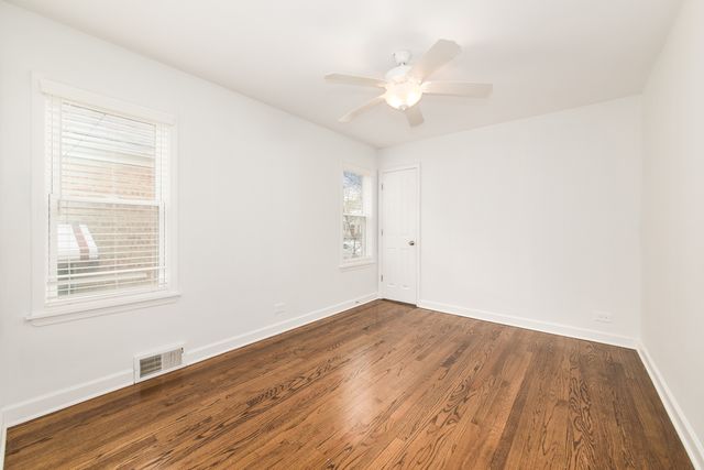 5158 W Carmen Avenue W, Chicago, IL 60630