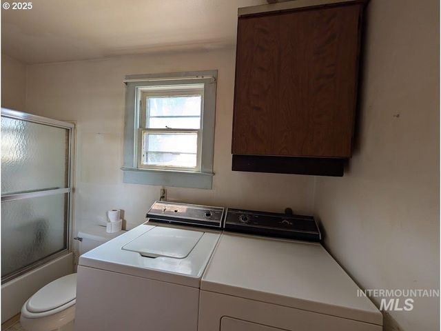 1516 Monroe Ave, La Grande, OR 97850