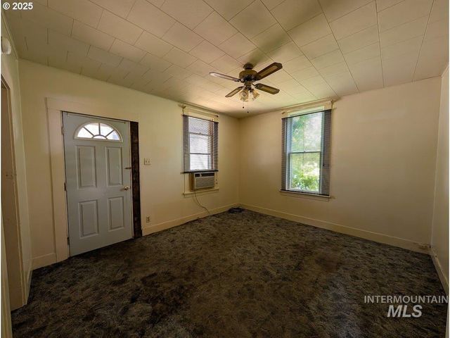 1516 Monroe Ave, La Grande, OR 97850