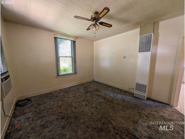 1516 Monroe Ave, La Grande, OR 97850