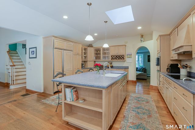 21 Geneva Road, Norwalk, CT 06850