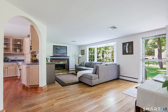 21 Geneva Road, Norwalk, CT 06850