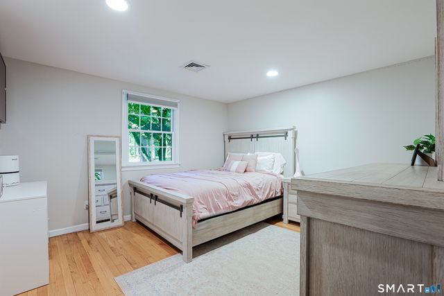 21 Geneva Road, Norwalk, CT 06850