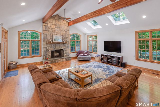21 Geneva Road, Norwalk, CT 06850