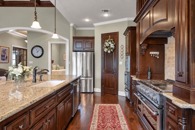 12324 White Oak Point, Conroe, TX 77304