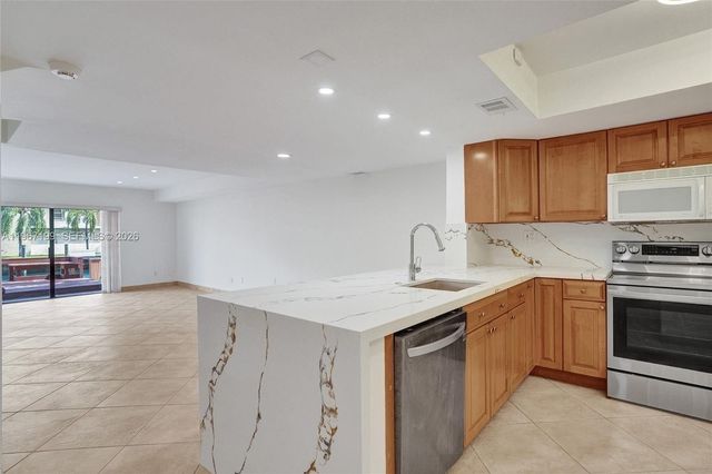 2689 NE 165th Street 56, North Miami Beach, FL 33160