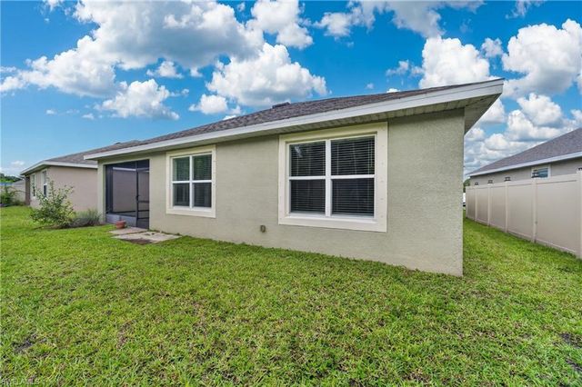 18546 Marlin Kite LN, North Fort Myers, FL 33917