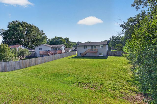 8208 Irving Avenue N, Brooklyn Park, MN 55444