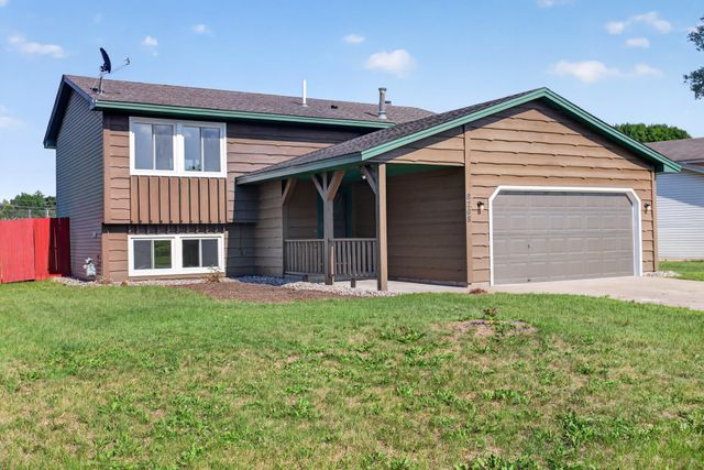 8208 Irving Avenue N, Brooklyn Park, MN 55444