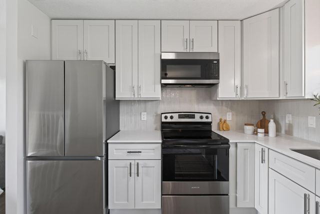 8208 Irving Avenue N, Brooklyn Park, MN 55444