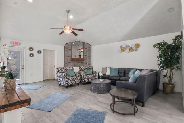 3318 S Greenpark Drive, Houston, TX 77082