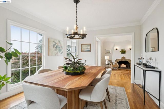 6968 THORNHILL DRIVE, Oakland, CA 94611