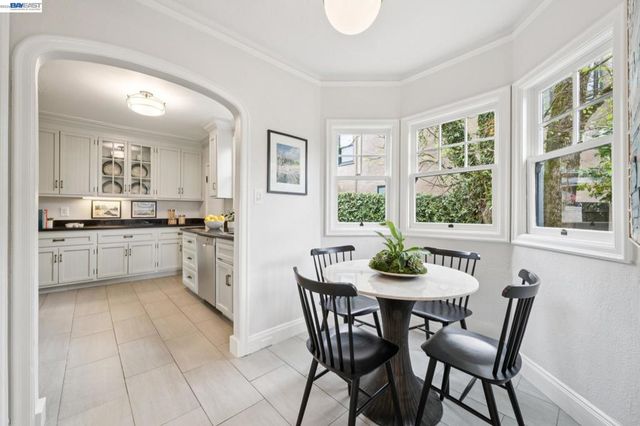 6968 THORNHILL DRIVE, Oakland, CA 94611