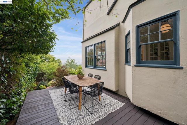 6968 THORNHILL DRIVE, Oakland, CA 94611