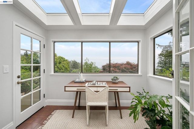 6968 THORNHILL DRIVE, Oakland, CA 94611