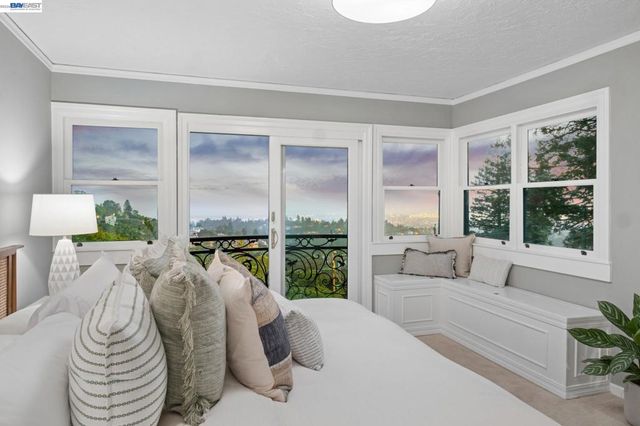 6968 THORNHILL DRIVE, Oakland, CA 94611